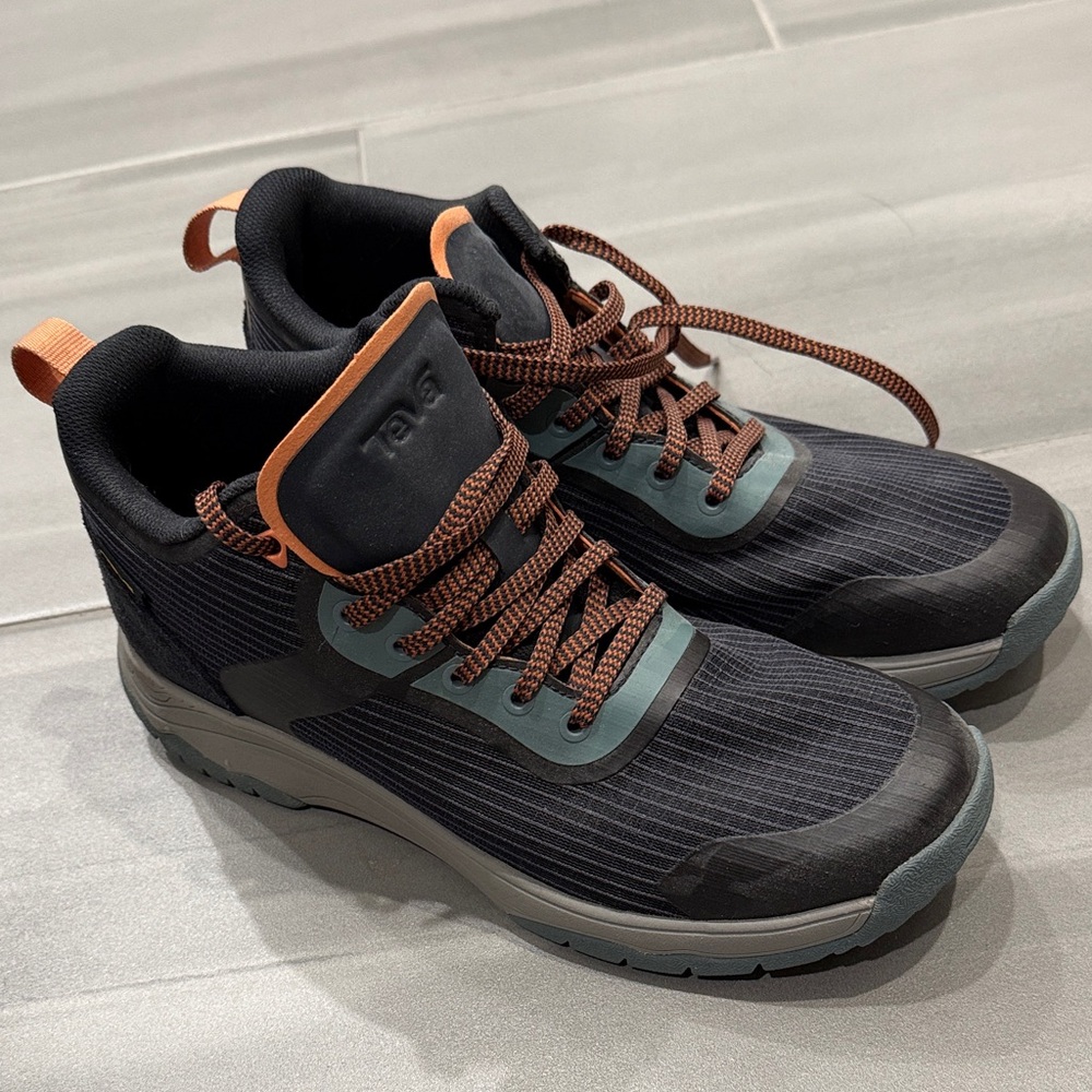 Teva womens Shoes - size 9